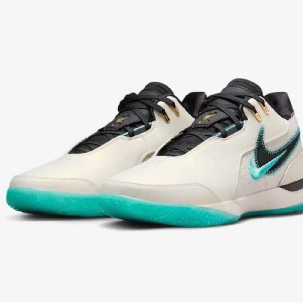 Nike Men's White and Teal Sneakers